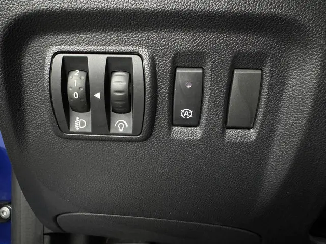 Renault Captur 1.3 TCe 150 EDC Version S 2019 Benzine 34