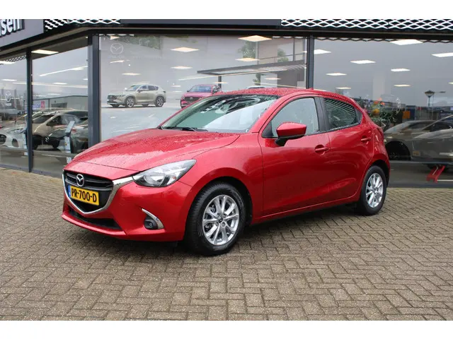 Mazda 2 3
