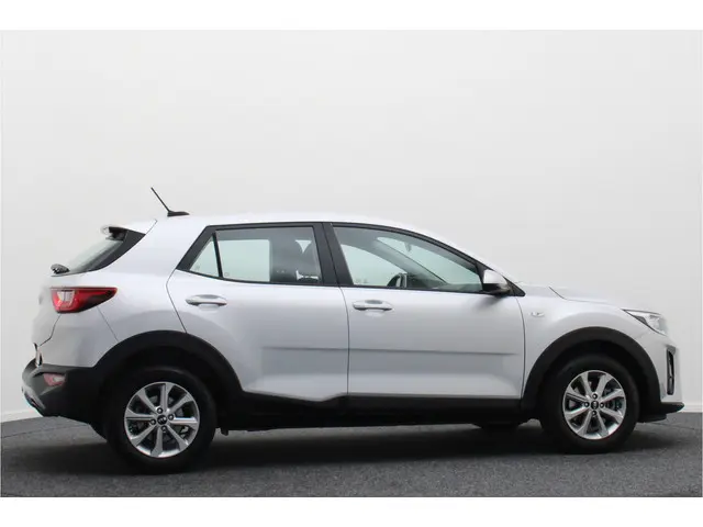 Kia Stonic 1.2 MPi ComfortPlusLine Navigator 2017 Benzine 9