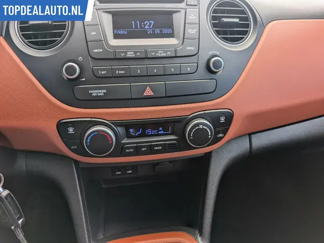 Hyundai i10 1.0i i-Motion Comfort 2015 Benzine 8