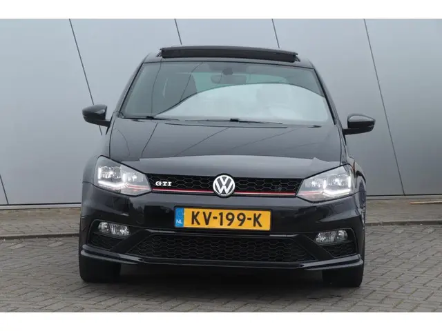 Volkswagen Polo 1.8 TSI GTI - PANO / DSG / NAVI / VOL! 2015 Benzine 3