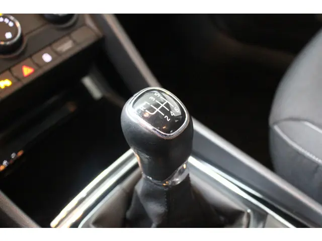 Škoda Karoq 1.0 TSI Ambition 2020 Benzine 24