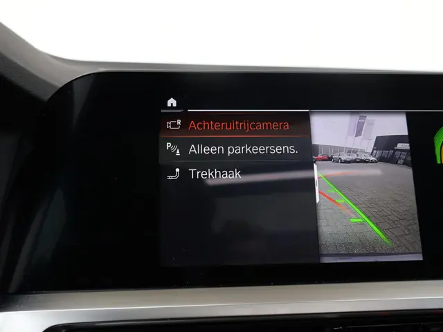 BMW 3 Serie Touring 330i High Executive 2021 Benzine 38