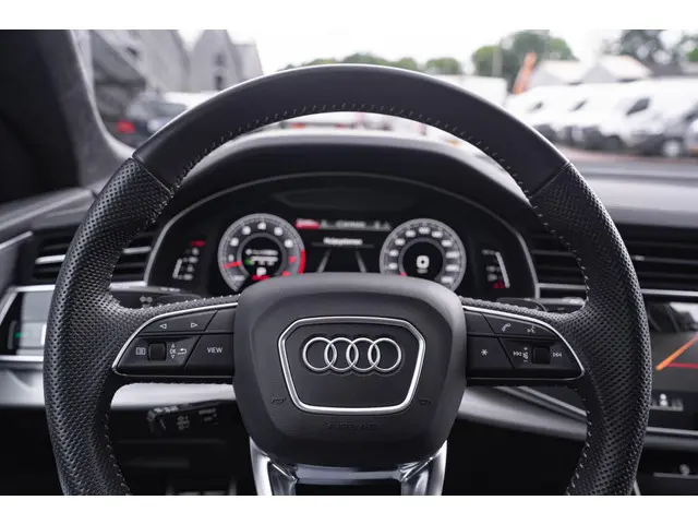Audi Q8 55 TFSI quattro 2019 Benzine 39