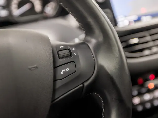 Peugeot 208 1.2 PureTech Sport 2019 Benzine 22