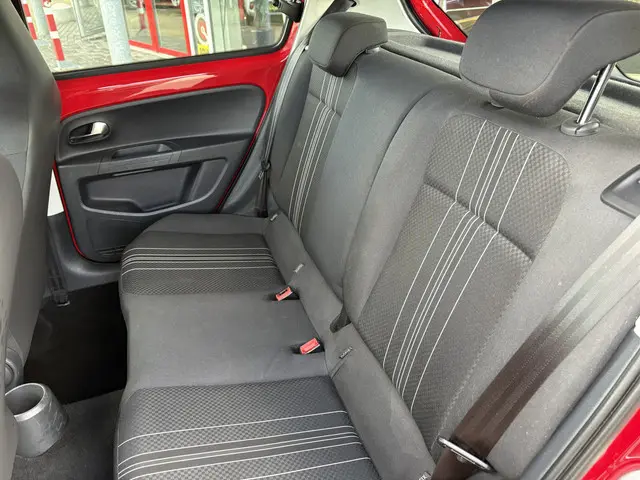 SEAT Mii 1.0 Sport Connect 2015 Benzine 17