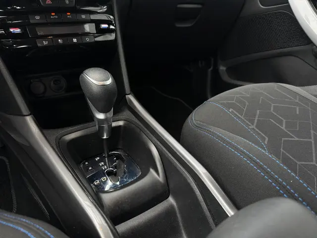 Peugeot 2008 1.2 PureTech Blue Lease Allure 2019 Benzine 24