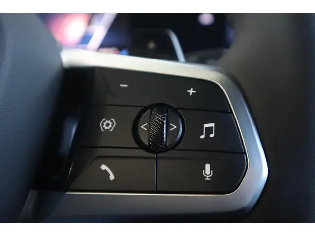 BMW 1 Serie 5-deurs 120 2025 Benzine 22