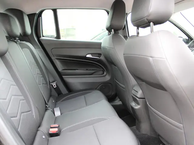 Jeep Avenger 1.2 Altitude 2024 Benzine 9