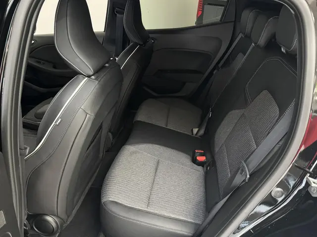 Mitsubishi Colt 1.0T MT First Edition 2024 Benzine 8