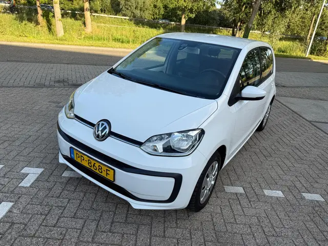 Volkswagen up! 1.0 BMT move up! 2017 Benzine 12