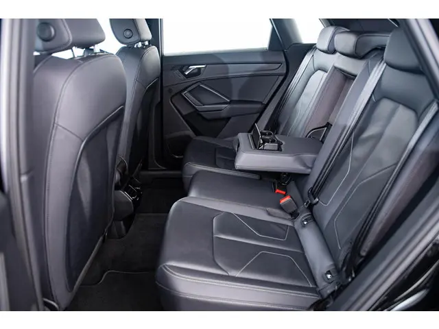 Audi Q3 45 TFSI e S edition 2022 Hybride Benzine 34