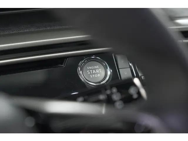 Peugeot 5008 1.2 Hybrid 136 Allure 2025 Hybride Benzine 34