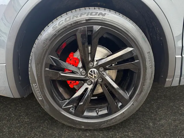 Volkswagen Tiguan 1.5 TSI R-Line Business+ 2022 Benzine 23