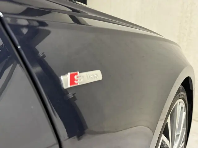 Audi A6 Limousine 40 TFSI S edition 2021 Benzine 26