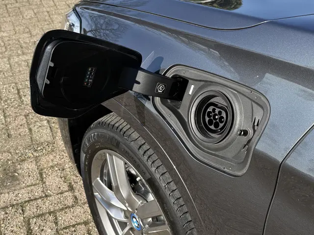 BMW X1 xDrive25e High Executive 2021 Hybride Benzine 15