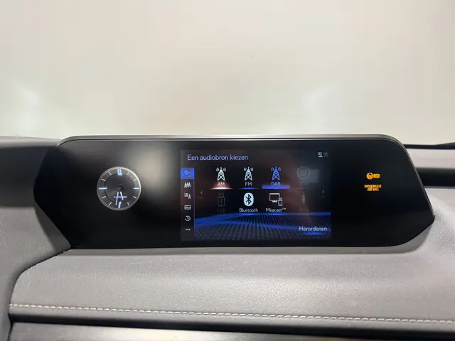 Lexus UX 250h Preference Line 2021 Hybride Benzine 14