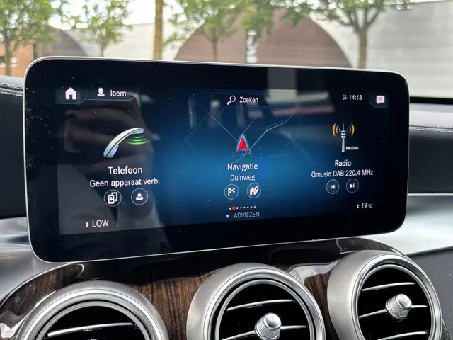 Mercedes-Benz GLC 300e 4MATIC 2022 Hybride Benzine 24