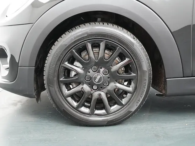 MINI 5-Deurs Cooper 2019 Benzine 29