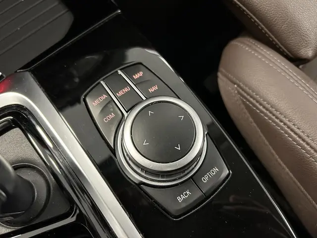 BMW X3 xDrive20i High Executive 2020 Benzine 27