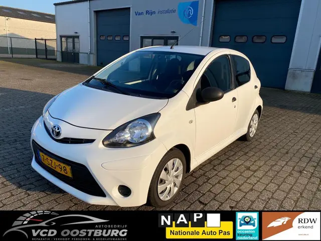 Toyota Aygo 1.0 VVT-i Now 2014 Benzine