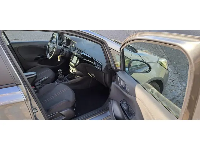 Opel Corsa 1.4 Online Edition 2017 Benzine 6