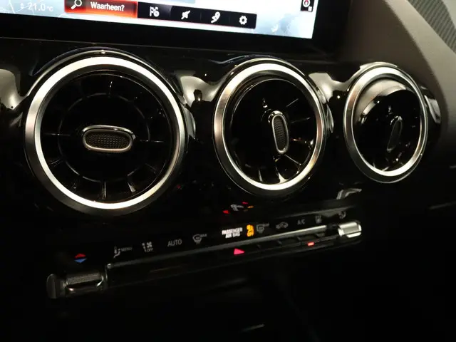 Mercedes-Benz GLA 250 e Style 2020 Hybride Benzine 47