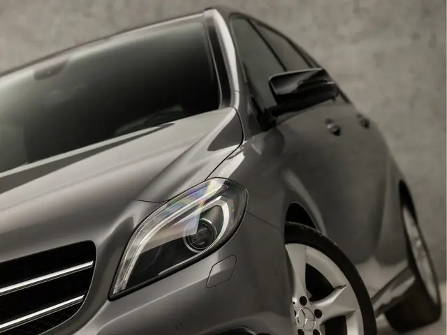 Mercedes-Benz B-Klasse 180 Ambition Sport 2013 Benzine 16