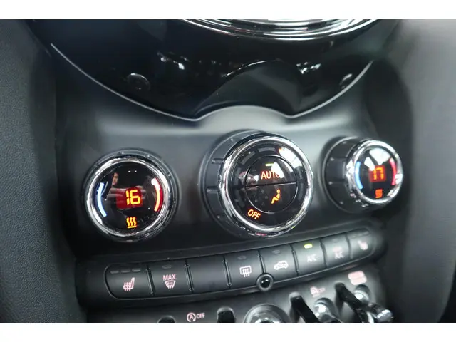 MINI 5-Deurs Cooper 2021 Benzine 13