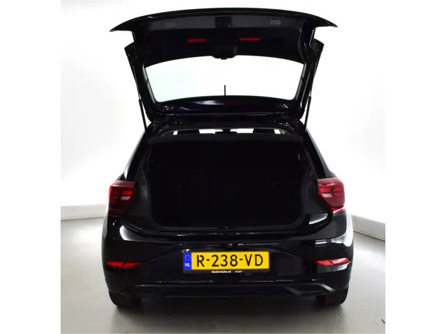 Volkswagen Polo 1.0 life M'23 2022 Benzine 12