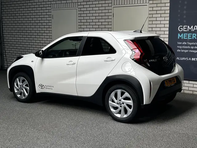 Toyota Aygo X 1.0 VVT-i MT first 2023 Benzine 4