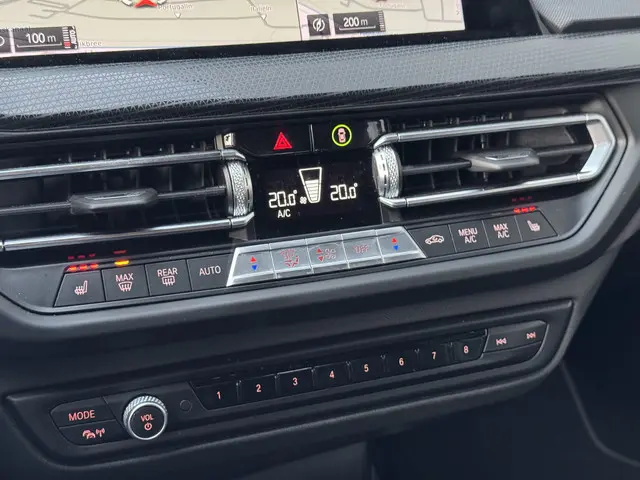 BMW 1 Serie 118i Executive Edition M 2020 Benzine 27