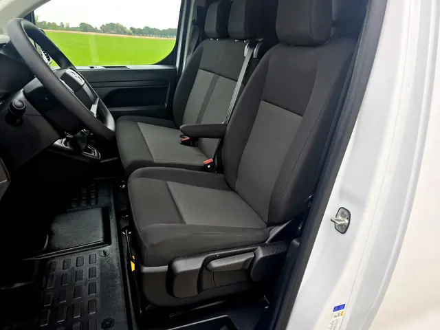 Opel Vivaro 1.5 Diesel L2 H1 2024 Diesel 21