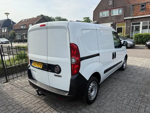 Fiat Doblò Cargo 3 persoons 1.6 MJ L1H1 2020 Diesel 4