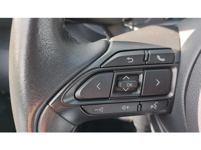 Toyota Yaris 1.5 Hybrid Active 2022 Hybride Benzine 20