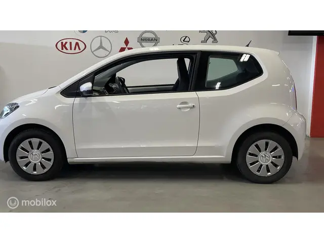 Volkswagen up! 1.0 BMT take up! 2018 Benzine 4