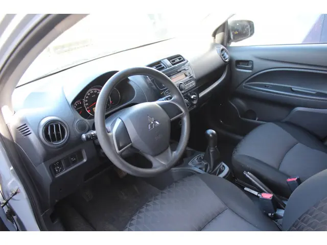 Mitsubishi Space Star 1.0 Cool+ 2020 Benzine 8