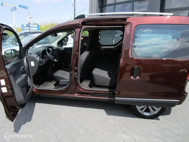Dacia Dokker combi 1.2 TCe S&S Stepway 2017 Benzine 10