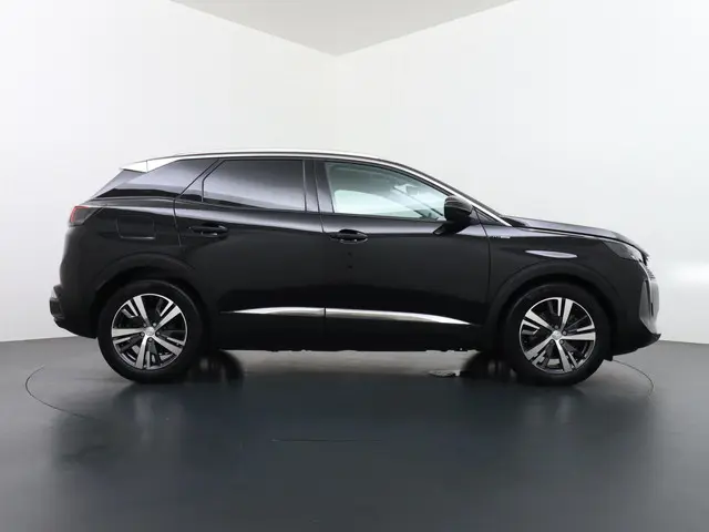 Peugeot 3008 1.6 HYbrid 225 Allure 2022 Hybride Benzine 8