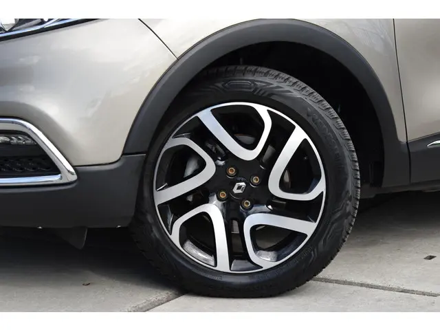Renault Captur TCe 120 EDC Dynamique 2014 Benzine 4