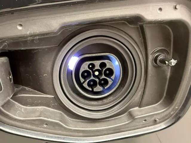 BMW 5 Serie Touring 530e 2024 Hybride Benzine 11