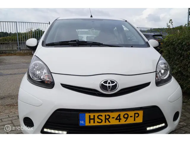Toyota Aygo 1.0 VVT-i Comfort met Airco 2013 Benzine 5