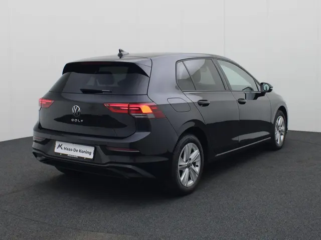 Volkswagen Golf 1.0TSI/110PK Life 2023 Benzine 2