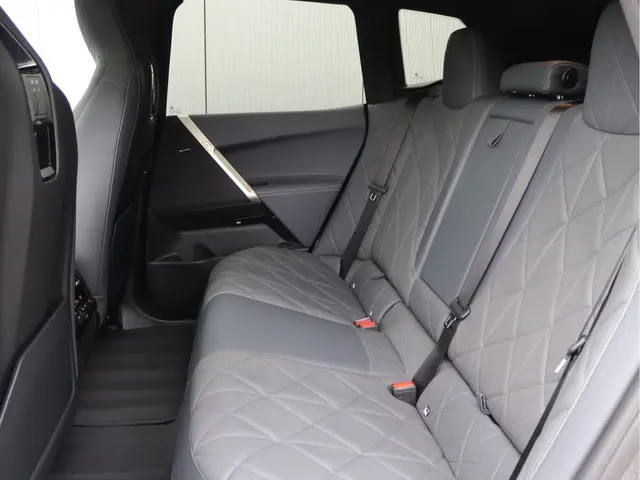 BMW iX xDrive40 High Executive 77 kWh 2021 Elektrisch 23