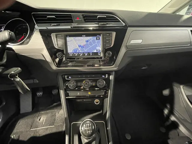 Volkswagen Touran 1.4 TSI Comfortline 7p 2017 Benzine 10