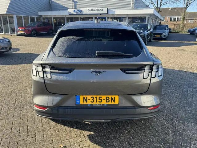 Ford Mustang Mach-E RWD 75 kWh 2021 Elektrisch 6