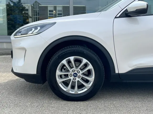 Ford Kuga 2.5 FHEV Titanium 2022 Hybride Benzine 3