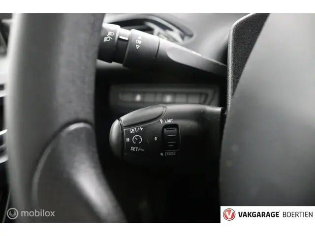 Peugeot 208 1.0 PureTech LIKE 2014 Benzine 20