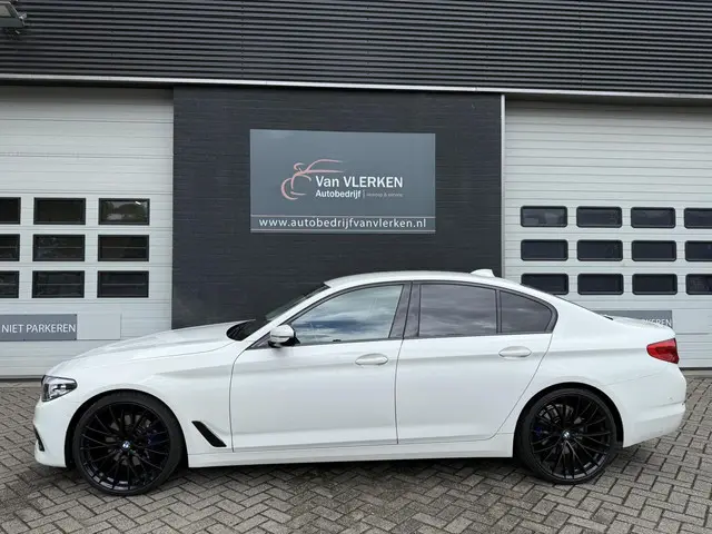 BMW 5 Serie 530i High Executive 2019 Benzine 3
