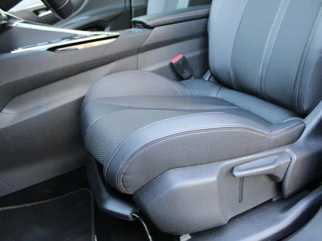 Peugeot 5008 1.2 Hybrid GT 2024 Benzine 13